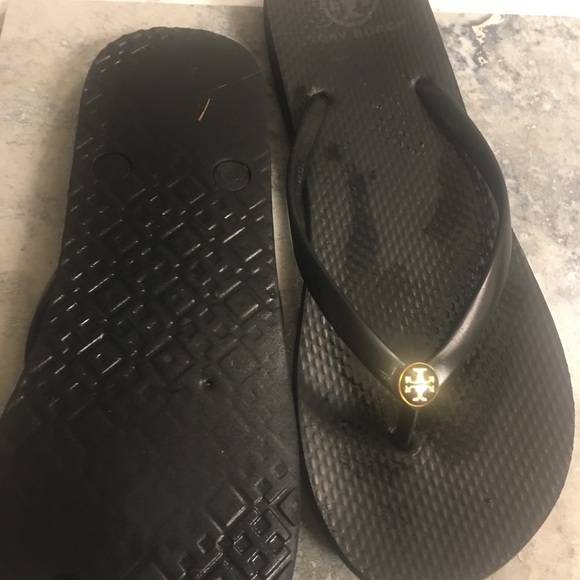 Tory Burch ladies 9-10 flats used!!!! Flip flops included - Picture 8 of 10